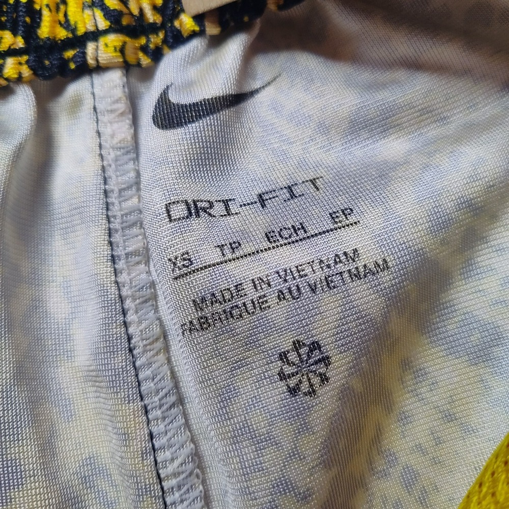 NIKE FLY Women XS Vivid‎ Sulfur DRI-FIT Loose Snake Print Basketball Shorts NEW - Picture 10 of 16